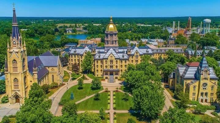 The Lucky Charm Home Of The Fighting Irish! Bbq Outdoor Games Coffee South Bend Exterior photo