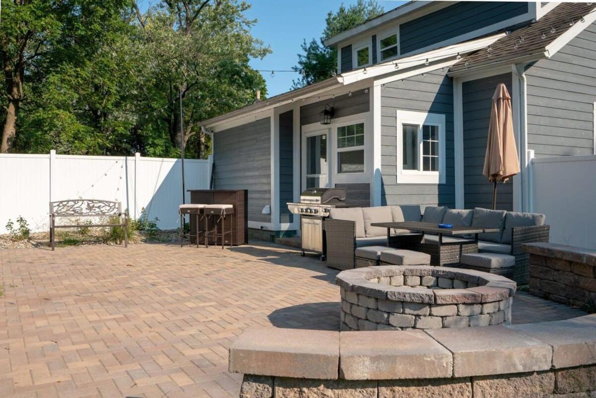 The Lucky Charm Home Of The Fighting Irish! Bbq Outdoor Games Coffee South Bend Exterior photo