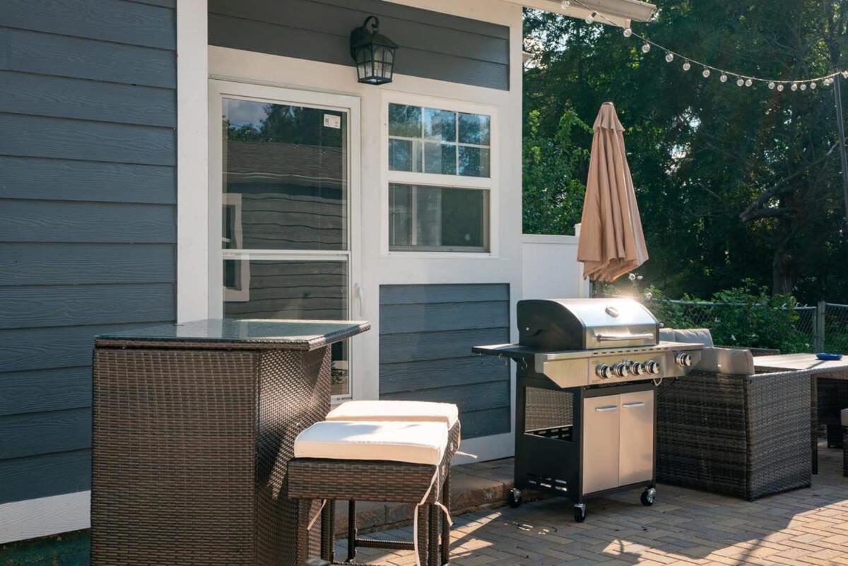 The Lucky Charm Home Of The Fighting Irish! Bbq Outdoor Games Coffee South Bend Exterior photo